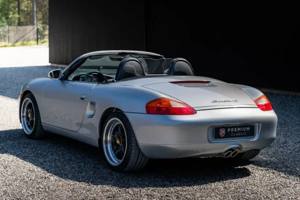 premium-classic-688131af1409c.jpg Porsche Boxster S